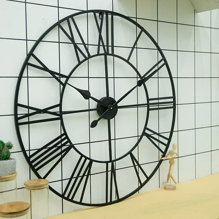 Đồng hồ treo tường trang trí phòng khách phong cách cổ điển 45cm, mặt số La Mã, kim trôi