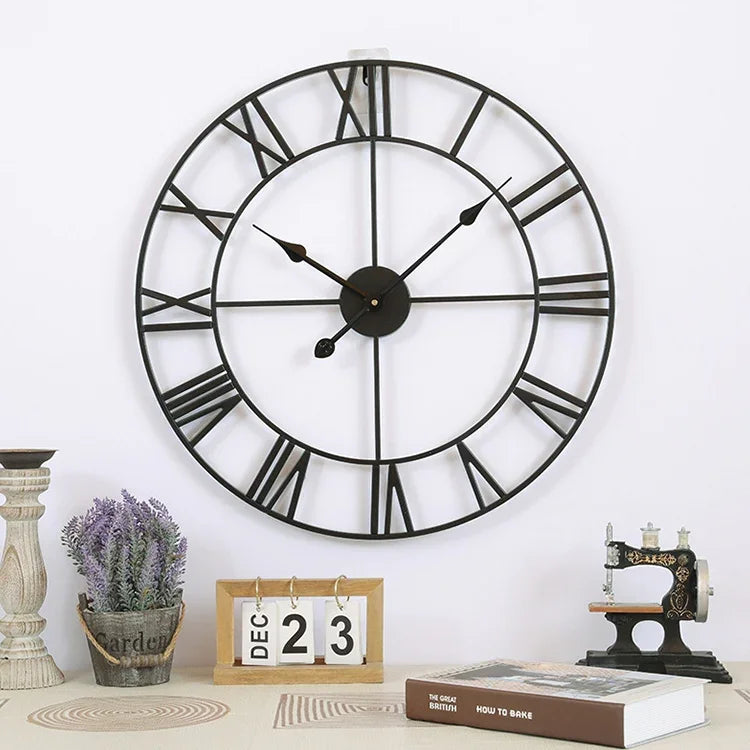 Đồng hồ treo tường trang trí phòng khách phong cách cổ điển 80cm, mặt số La Mã, kim trôi