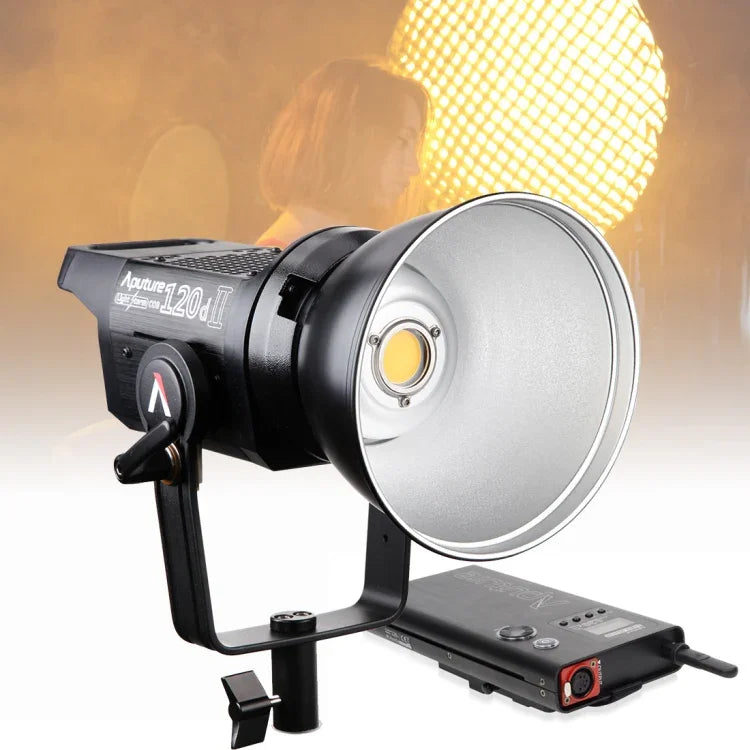 Đèn studio video Aputure LS C120D II với độ phục hồi màu cao CRI 96, ánh sáng trắng tự nhiên 5500K COB LED Light Storm kèm điều khiển không dây 2.4GHz & hộp điều khiển
