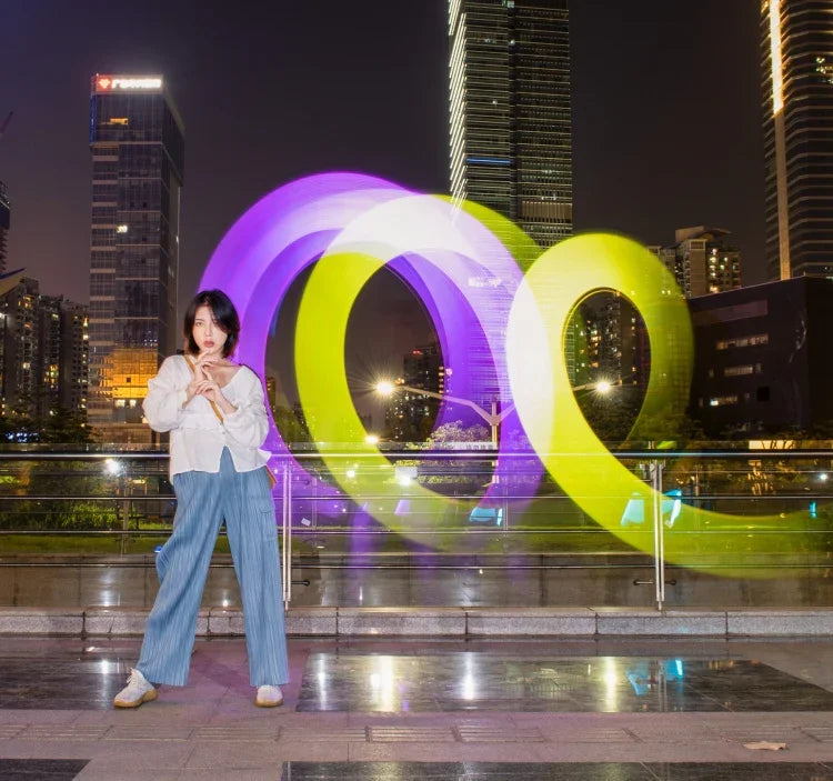 Đèn LED thanh chiếu sáng ảnh màu RGB chuyên nghiệp LUXCeO P7RGB điều khiển qua APP, điều chỉnh nhiệt độ màu, chống nước, đèn LED cầm tay với điều khiển từ xa, P7RGB Pro