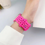 Dây đồng hồ silicone kiểu khóa bướm có lỗ họa tiết ngụy trang, Dành cho Apple Watch Series 10 46mm, Dành cho Apple Watch Series 10 42mm, Dành cho Apple Watch SE 2023 44mm, Dành cho Apple Watch SE 2023 40mm