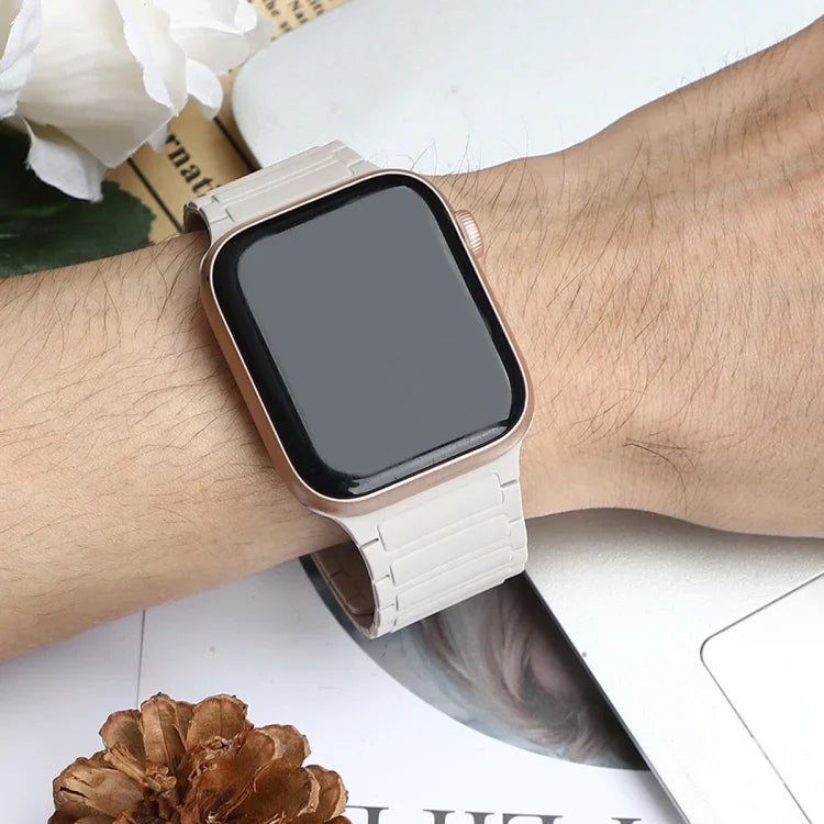 Dây đồng hồ silicone vòng nam châm ba hạt, Dành cho Apple Watch SE 40mm