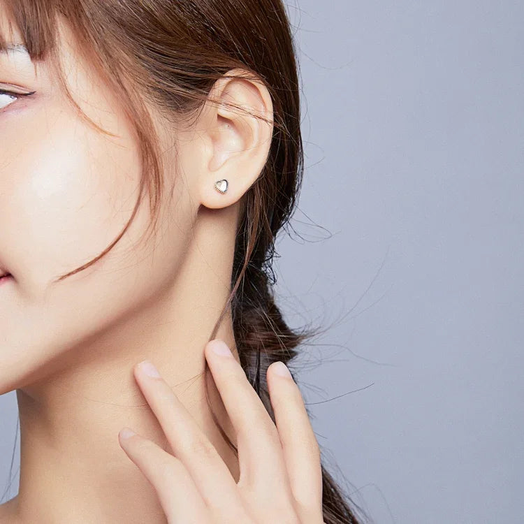 Bông tai bạc S925 hình trái tim thủy tinh đơn giản