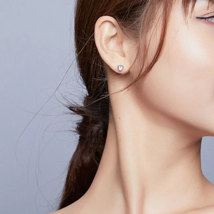 Bông tai bạc S925 hình trái tim thủy tinh đơn giản