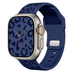 Dây đồng hồ silicone khóa lõm họa tiết báo, dành cho Apple Watch 46mm / 49mm / 45mm / 44mm, dành cho Apple Watch 42mm / 41mm / 40mm / 38mm