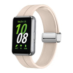 Dây đồng hồ silicone khóa gập nam châm màu bạc, Dành cho Samsung Galaxy Fit 3