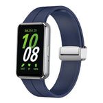 Dây đồng hồ silicone khóa gập nam châm màu bạc, Dành cho Samsung Galaxy Fit 3