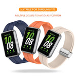 Dây đồng hồ silicone khóa gập nam châm màu bạc, Dành cho Samsung Galaxy Fit 3