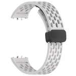 Dây đồng hồ silicone khóa nam châm đen kiểu lỗ xDfind, Dành cho Samsung Galaxy Fit3