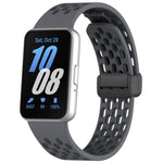 Dây đồng hồ silicone khóa nam châm đen kiểu lỗ xDfind, Dành cho Samsung Galaxy Fit3