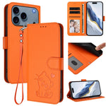 Ốp lưng điện thoại da dập nổi hình mèo trái tim có dây đeo tay, dành cho iPhone 17e / 16e, iPhone 17 Pro Max, iPhone 17 Pro, iPhone 17