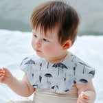 Khăn yếm hình cánh hoa Benzdeer cho trẻ sơ sinh, khăn lau nước bọt, hình trái tim, caro đỏ xanh sóng, nơ sóng, caro màu lớn, sọc hồng vàng, sọc hồng xanh, hoa caro cổ điển, bướm cổ điển, hoa đường kẻ cổ điển, ô cổ điển, dụng cụ
