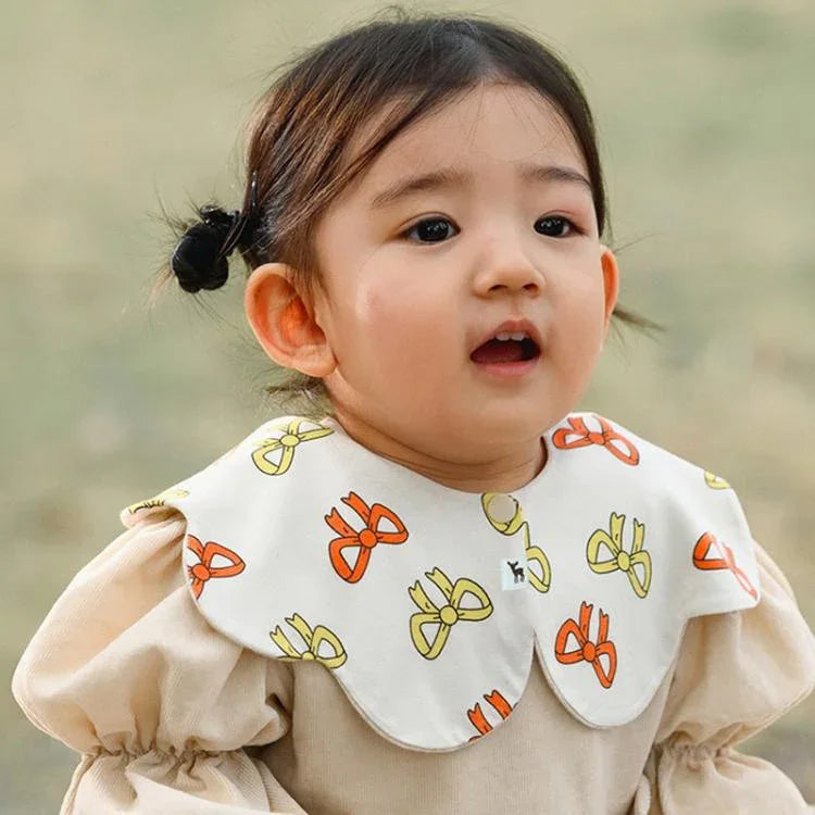 Khăn yếm hình cánh hoa Benzdeer cho trẻ sơ sinh, khăn lau nước bọt, hình trái tim, caro đỏ xanh sóng, nơ sóng, caro màu lớn, sọc hồng vàng, sọc hồng xanh, hoa caro cổ điển, bướm cổ điển, hoa đường kẻ cổ điển, ô cổ điển, dụng cụ