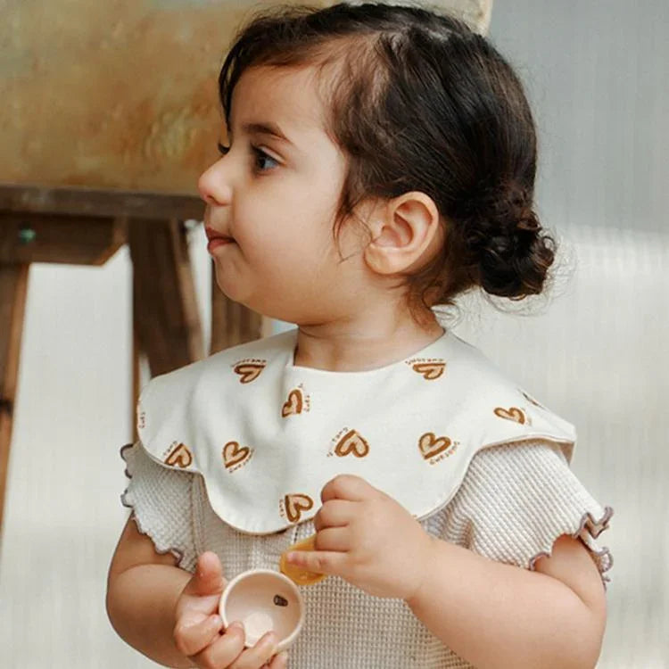 Khăn yếm hình cánh hoa Benzdeer cho trẻ sơ sinh, khăn lau nước bọt, hình trái tim, caro đỏ xanh sóng, nơ sóng, caro màu lớn, sọc hồng vàng, sọc hồng xanh, hoa caro cổ điển, bướm cổ điển, hoa đường kẻ cổ điển, ô cổ điển, dụng cụ