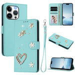 Ốp điện thoại da thuần chay hai lớp họa tiết hoa trái tim ZS01 kèm dây đeo tay, dành cho iPhone 15, dành cho iPhone 14 Plus, dành cho iPhone 14 / 13, dành cho iPhone 14 Pro, dành cho iPhone 14 Pro Max, dành cho iPhone 13 Pro Max