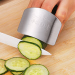 Bảo vệ ngón tay inox sáng tạo cần thiết cho nhà bếp khi cắt rau củ, bảo vệ ngón tay khi cắt