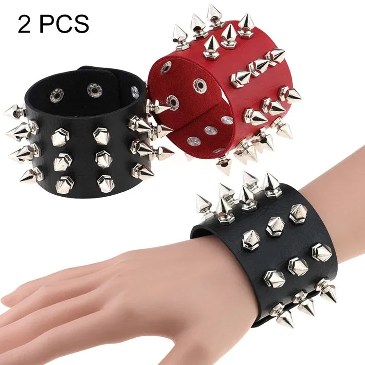 2 chiếc vòng tay da 3 hàng đinh tán đầu nhọn phóng đại phong cách punk kiểu châu Âu và Mỹ, giao màu ngẫu nhiên