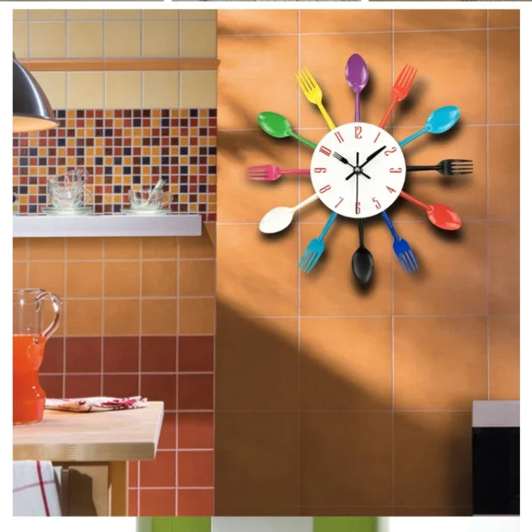 Đồng hồ tường nhà bếp kim loại dao nĩa sáng tạo kiểu quartz treo tường hiện đại trang trí, Bạc, Bạc