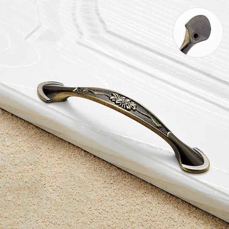 Tay nắm tủ tủ quần áo ngăn kéo hợp kim kẽm phong cách châu Âu, Khoảng cách lỗ: 96mm (Đồng), 6026-96 Đồng