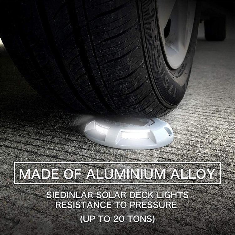 Bộ 4 đèn sân vườn cắm đất năng lượng mặt trời LED IP68 chống nước