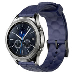 Dây đồng hồ silicone màu trơn họa tiết bóng đá 22mm, Dành cho Samsung Galaxy Watch3 45mm, Dành cho Samsung Galaxy Watch 46mm, Dành cho Samsung Gear S3 Classic, Dành cho Samsung Gear S3 Frontier