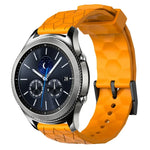 Dây đồng hồ silicone màu trơn họa tiết bóng đá 22mm, Dành cho Samsung Galaxy Watch3 45mm, Dành cho Samsung Galaxy Watch 46mm, Dành cho Samsung Gear S3 Classic, Dành cho Samsung Gear S3 Frontier
