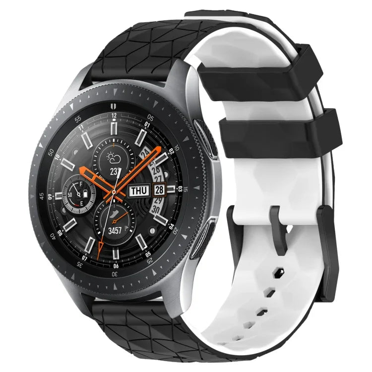 Dây đồng hồ silicone hai màu họa tiết bóng đá 22mm, Dành cho Samsung Galaxy Watch3 45mm, Dành cho Samsung Galaxy Watch 46mm, Dành cho Samsung Gear S3 Classic, Dành cho Samsung Gear S3 Frontier