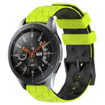 Dây đồng hồ silicone hai màu họa tiết bóng đá 22mm, Dành cho Samsung Galaxy Watch3 45mm, Dành cho Samsung Galaxy Watch 46mm, Dành cho Samsung Gear S3 Classic, Dành cho Samsung Gear S3 Frontier