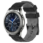 Dây đồng hồ silicone hai màu họa tiết bóng đá 22mm, Dành cho Samsung Galaxy Watch3 45mm, Dành cho Samsung Galaxy Watch 46mm, Dành cho Samsung Gear S3 Classic, Dành cho Samsung Gear S3 Frontier