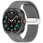 Dây đồng hồ silicone khóa gập nam châm rãnh bạc cho Samsung Galaxy Watch Ultra 47mm / Ultra 2025