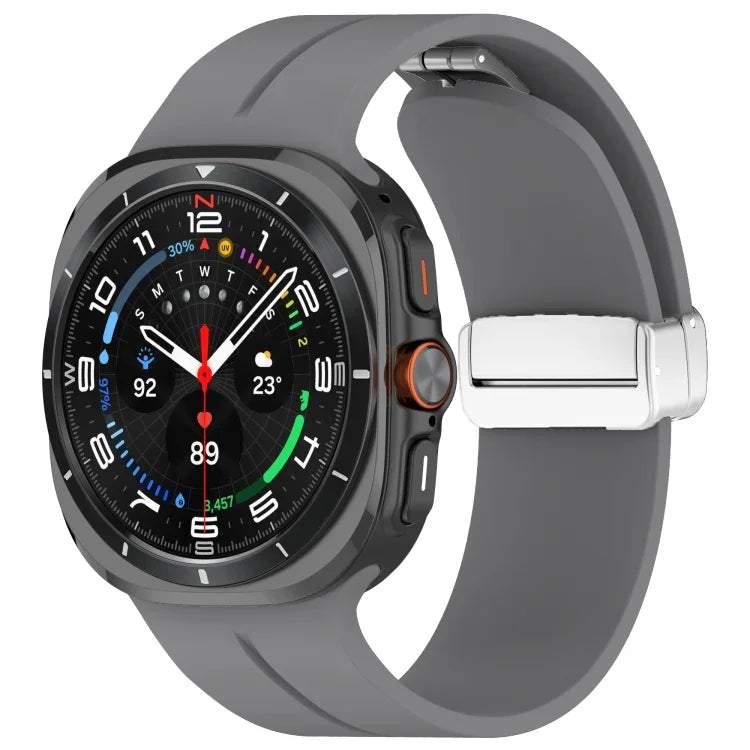 Dây đồng hồ silicone khóa gập nam châm rãnh bạc cho Samsung Galaxy Watch Ultra 47mm / Ultra 2025