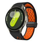 Dây đồng hồ silicone khóa gập nam châm hai màu đen, cho Samsung Galaxy Watch 7 40 / 44mm, cho Samsung Galaxy Watch 5 40 / 44mm, cho Samsung Galaxy Watch 4 40 / 44mm, cho Samsung Galaxy Watch 4 Classic 42 / 46mm