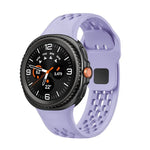 Dây đồng hồ silicone khóa cài ngược màu đen kiểu lỗ, Dành cho Samsung Galaxy Watch8 / Watch8 Classic