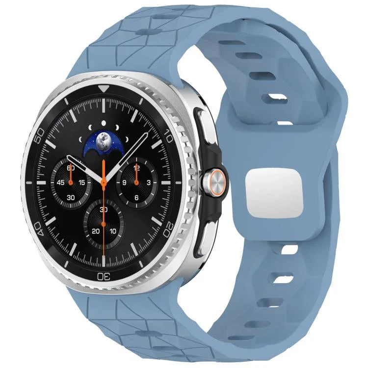 Dây đồng hồ silicone khóa thép ngược họa tiết bóng đá, Dành cho Samsung Galaxy Watch8 / Watch8 Classic