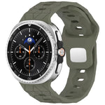 Dây đồng hồ silicone khóa thép ngược họa tiết bóng đá, Dành cho Samsung Galaxy Watch8 / Watch8 Classic