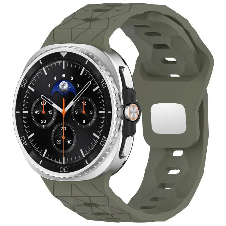 Dây đồng hồ silicone khóa thép ngược họa tiết bóng đá, Dành cho Samsung Galaxy Watch8 / Watch8 Classic