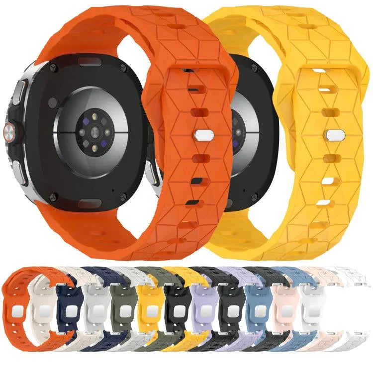 Dây đồng hồ silicone khóa thép ngược họa tiết bóng đá, Dành cho Samsung Galaxy Watch8 / Watch8 Classic