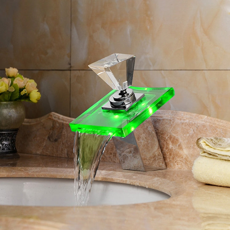 Vòi nước LED thác nước đổi màu điều khiển nhiệt độ, vòi nước đổi màu chống bỏng