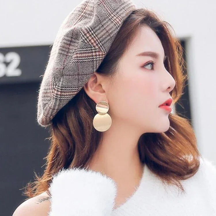 Bông tai kim loại độc đáo hình giọt tròn tạo điểm nhấn cho nữ, màu vàng và bạc