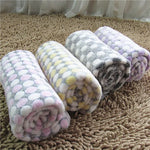 Chăn Thú Cưng Vải Flannel Mềm In Chấm Bi Thoáng Khí Thảm Giường Ấm Áp Bọc Đệm Ngủ Cho Chó Mèo, S, M, L