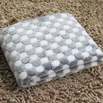 Chăn Thú Cưng Vải Flannel Mềm In Chấm Bi Thoáng Khí Thảm Giường Ấm Áp Bọc Đệm Ngủ Cho Chó Mèo, S, M, L