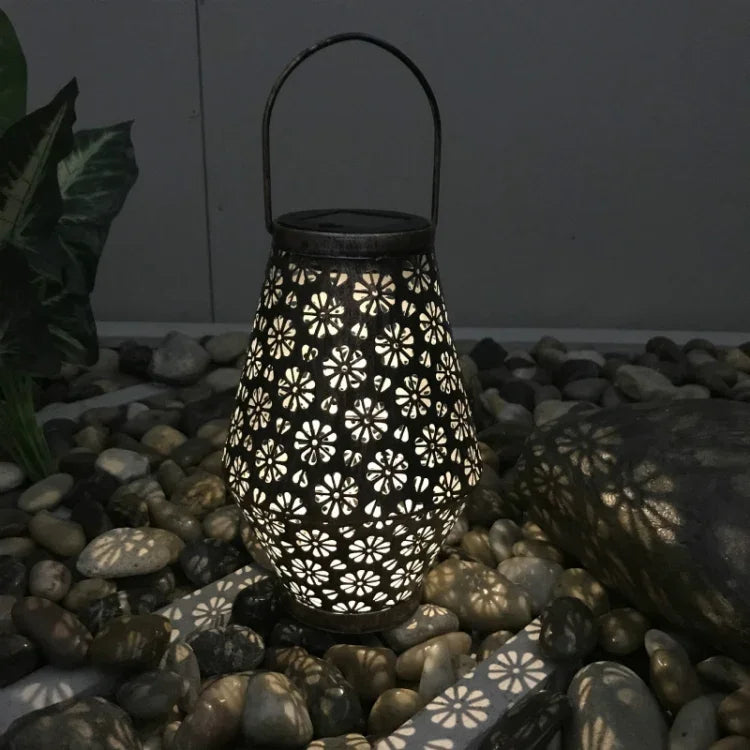Đèn lồng sắt rèn ngoài trời năng lượng mặt trời trang trí vườn đèn treo LED, Đèn lồng hoa cúc
