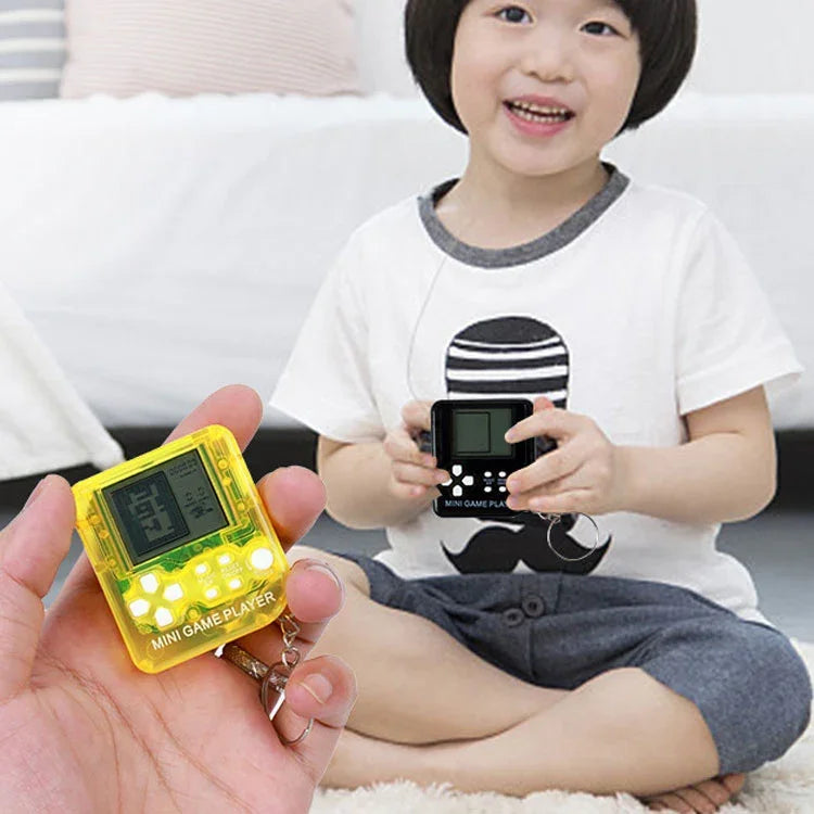 Bộ 4 máy chơi game mini cầm tay trò chơi gạch cổ điển kèm móc khóa, 4 máy chơi game mini