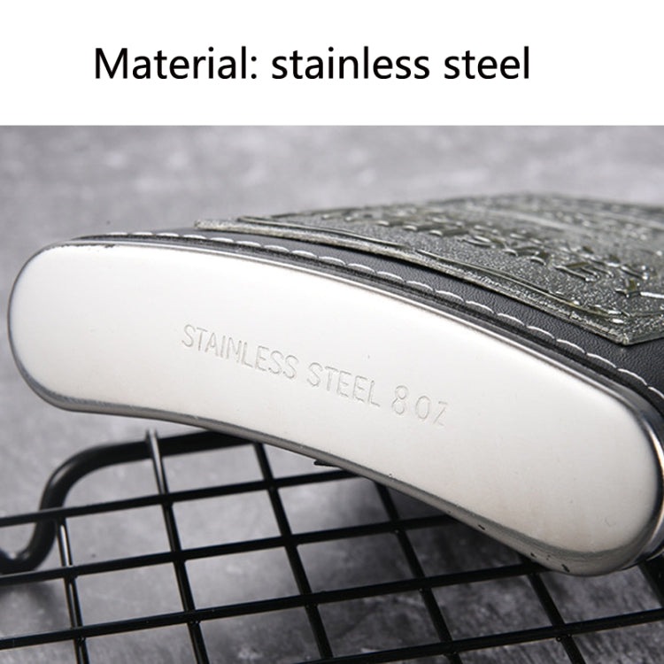 Bộ bình rượu inox di động kèm phễu ly rượu, kiểu dáng: 8OZ lõi vá Jack mới, 8OZ lõi vá Jack cũ, 8OZ lõi vá ông già, 8OZ lõi hoa văn vàng, 7OZ Jack xám da đen, 7OZ Jack xám da vàng ông già