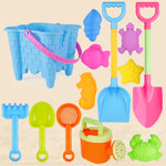 Bộ đồ chơi bãi biển trẻ em 13 món, xẻng cát lớn, xô, dụng cụ đào cát, đồng hồ cát, lâu đài tròn xanh, lâu đài tròn hồng, lâu đài tròn xanh lá, thùng ren xanh, thùng ren hồng, thùng ren tím, lâu đài vuông xanh, lâu đài vuông hồng