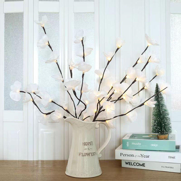 Đèn chùm hoa lan bướm trang trí phòng ngủ bình hoa