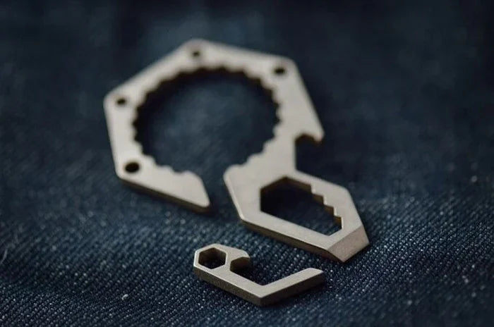 Móc khóa mở nắp chai bia mini nhẹ EDC, dụng cụ bỏ túi cho cắm trại ngoài trời, leo núi, hợp kim titan, thép không gỉ
